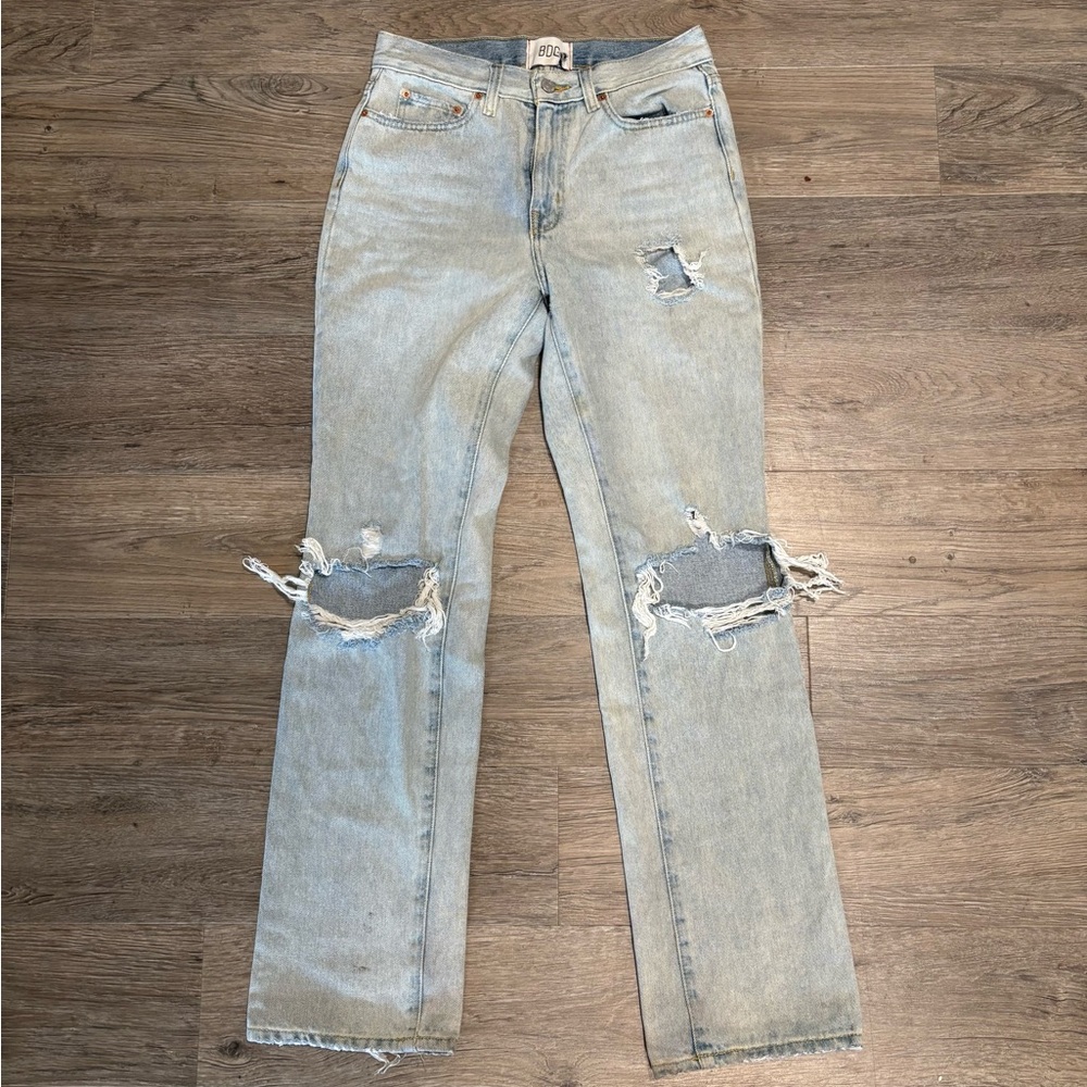 BDG Distressed Light Wash Jeans 27